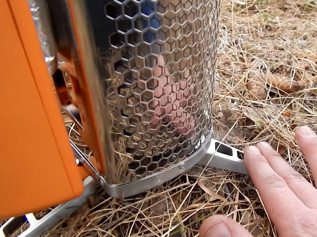 Печь-щепочница-электрогенератор «Биолайт» (BioLite CampStove) (Обзор, отзыв, испытания, фото, видео)